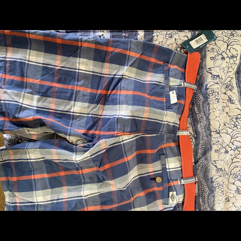 Shorts - Picture 3 of 3
